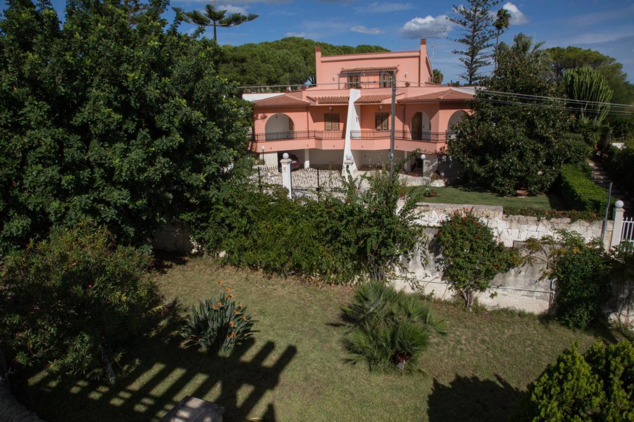 Villa Vega Fontane Bianche Exterior photo